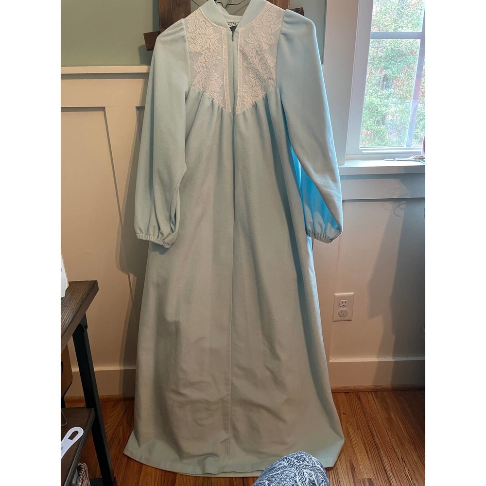 Vintage 1970's Donna Richard-Gilligan and O'Malley Dressing Gown Size Medium